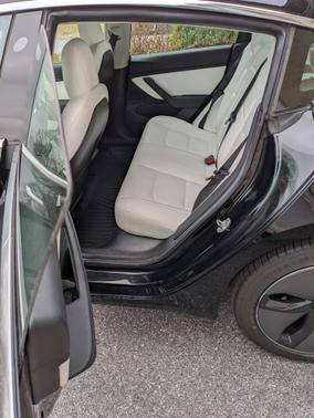 Photo 2 of 14 of 2019 Tesla Model 3 Standard Range Plus